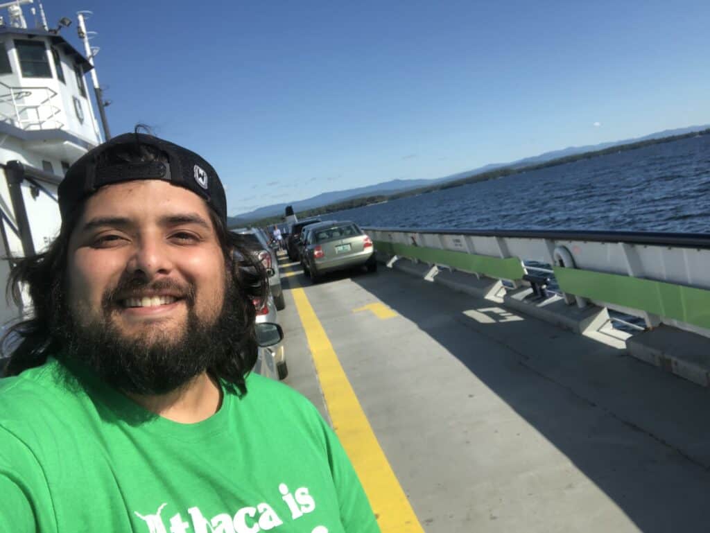 Google Maps me envió por una ruta que tenía una lago...así que tocó cruzarlo con gracias a un ferry Google Maps me envió por una ruta que tenía una lago...así que tocó cruzarlo con gracias a un ferry