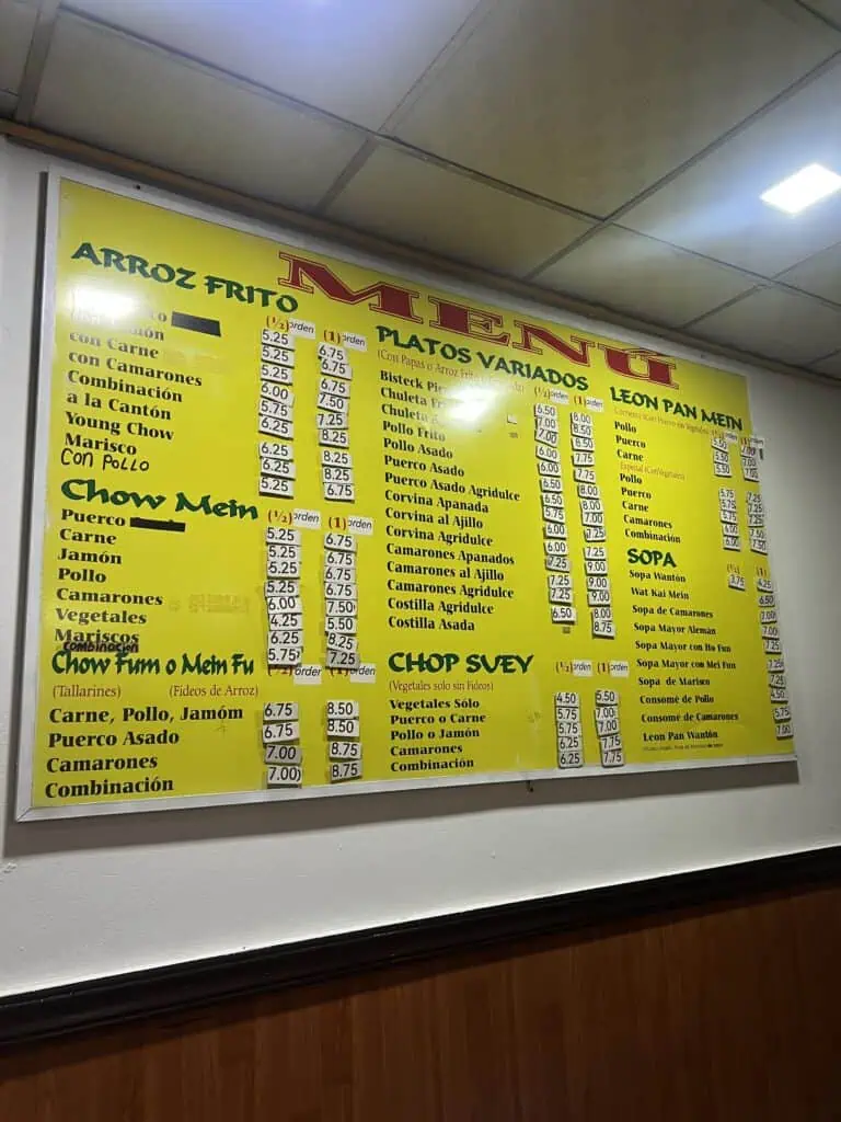 Menú del Restaurante Brugal con arroz frito, chow mein, chop suey y platos variados en Ciudad de Panamá